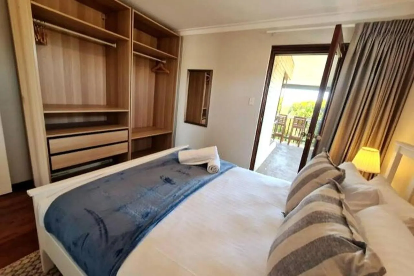 Summer Breeze - Holiday Or Business Apartment Australia